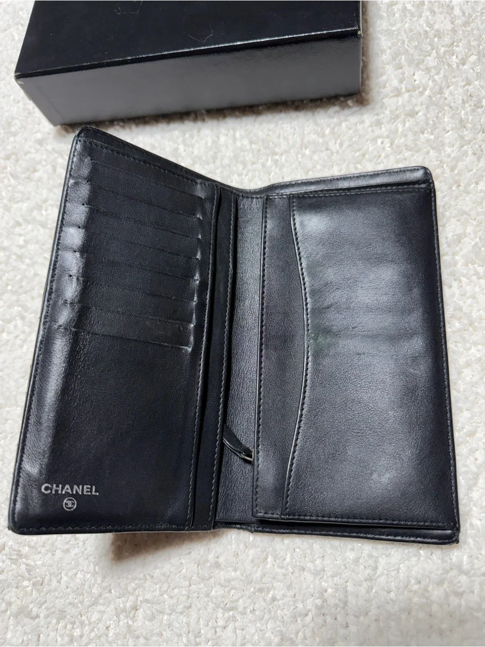 Vintage Chanel Black Patent Leather Yen Wallet Quilted CC Long Wallet - Picture 4 of 8